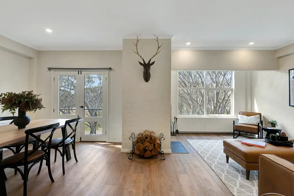Dinner Plain 2Moenga Beautifully renovated 2-bedroom apartment in prime 'Reserve front' location by the Alpine National Park.