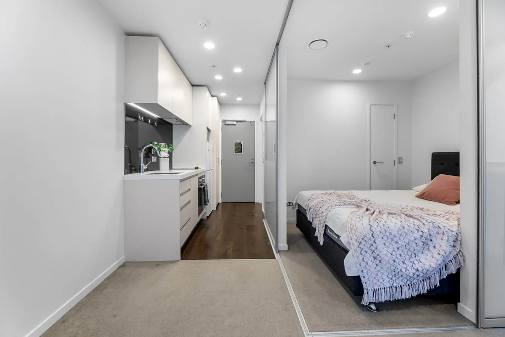 One bedroom plus study in Park Residences