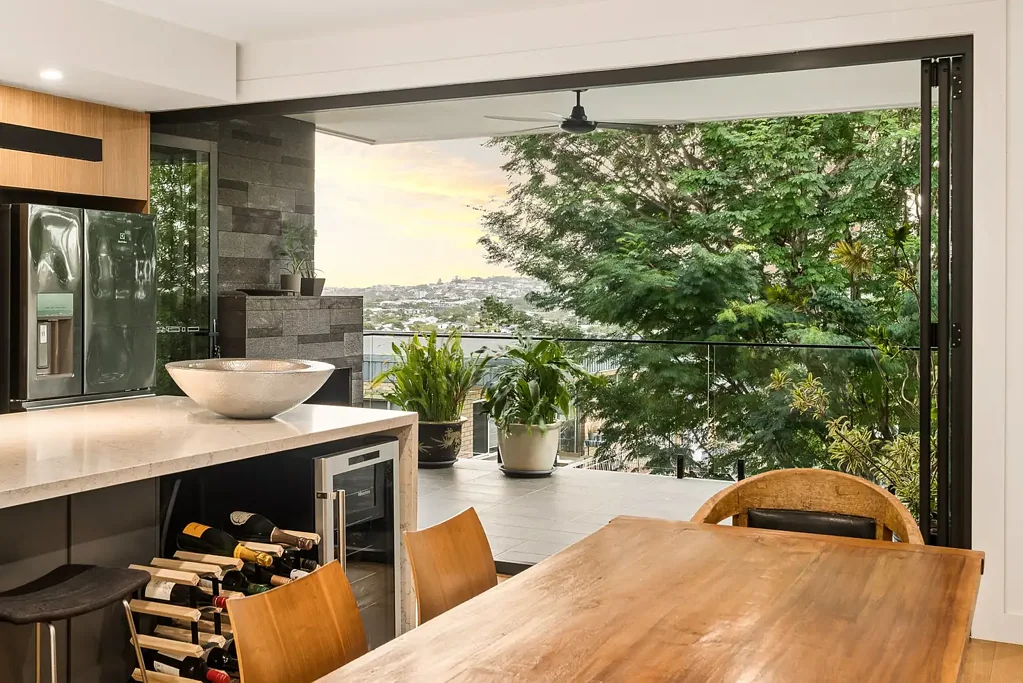 Hawthorne 4 Bedroom Modern Style, Scenic Panoramas and Dual Living