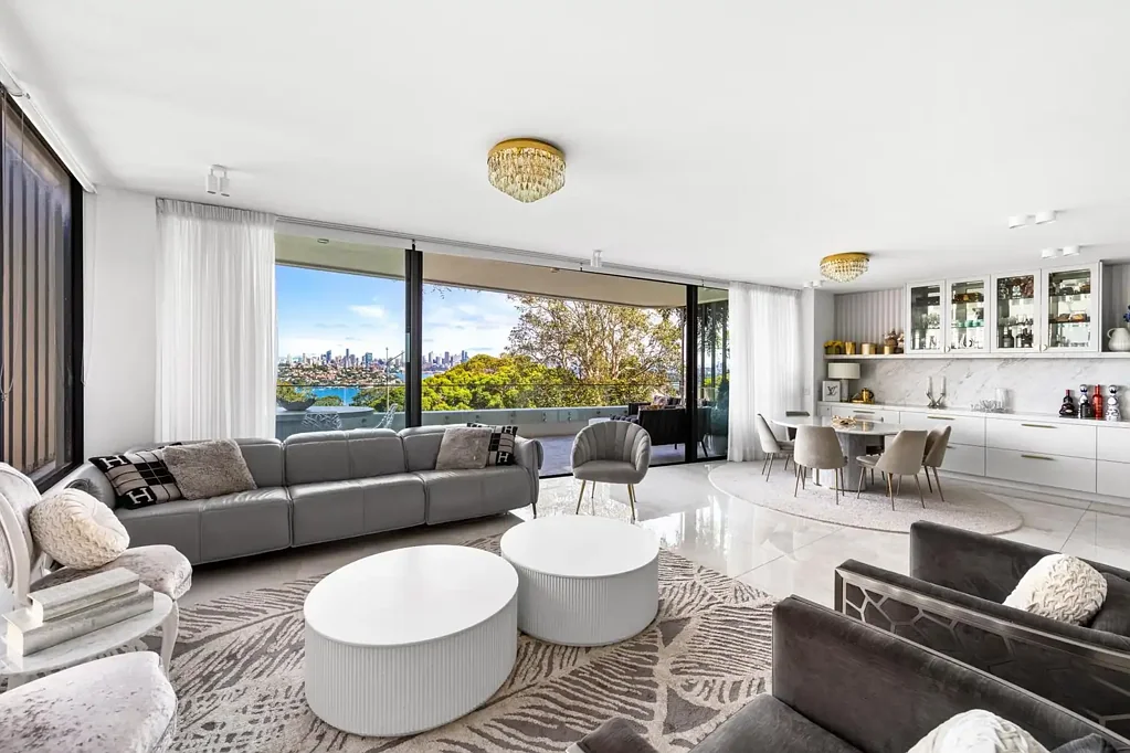 Vaucluse 3બેડરૂમ High-End Glamour With Panoramic Harbour Views, A House-Like Boutique Garden Residence With 357sqm Approx On Title