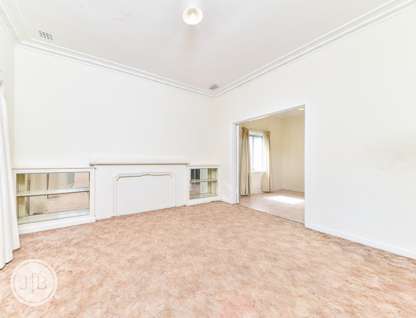 36 Lockhart Street, Como, WA 6152, 2 Bedrooms, 1 Bathrooms, House