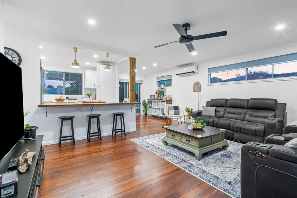 Albany Creek 3ਬੈੱਡਰੂਮ Fully Renovated Family Home with Pool & Dual Living Potential!