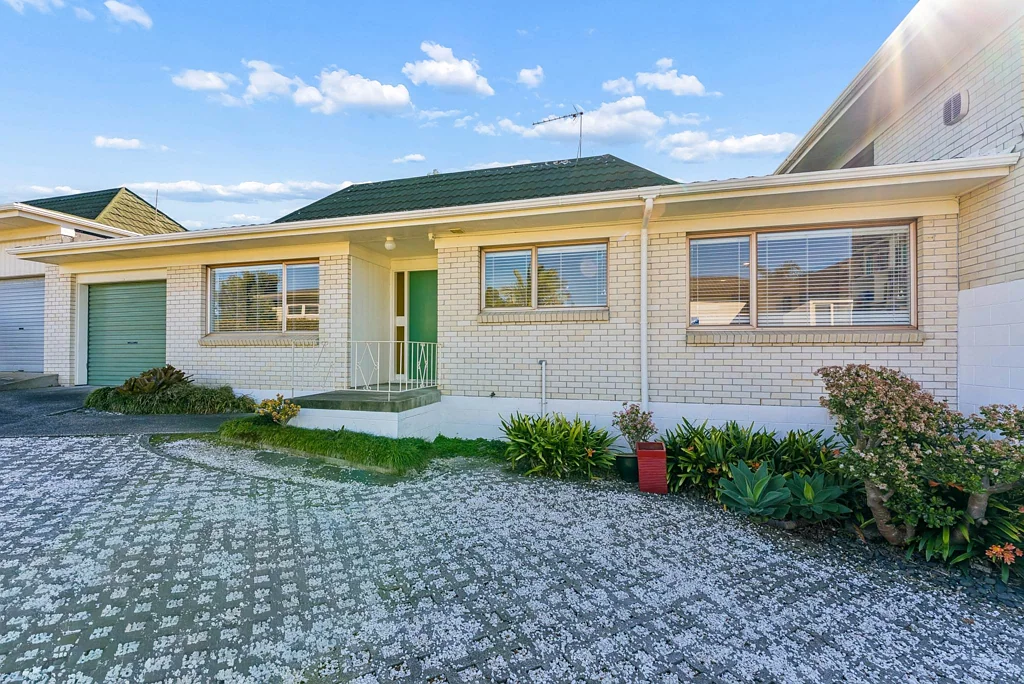 Milford 2બેડરૂમ BRICK, SINGLE LEVEL, PRIME LOCATION!