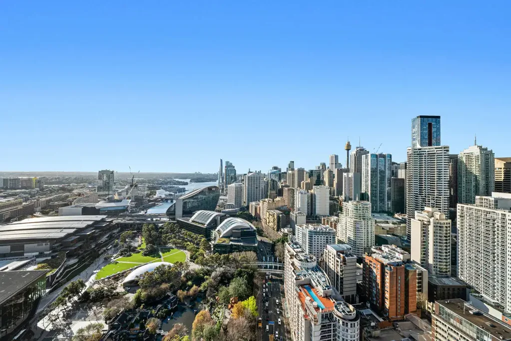 Haymarket 3 Bedroom Sky-High Sophistication with World-Class Views – Sub-Penthouse at Darling Square