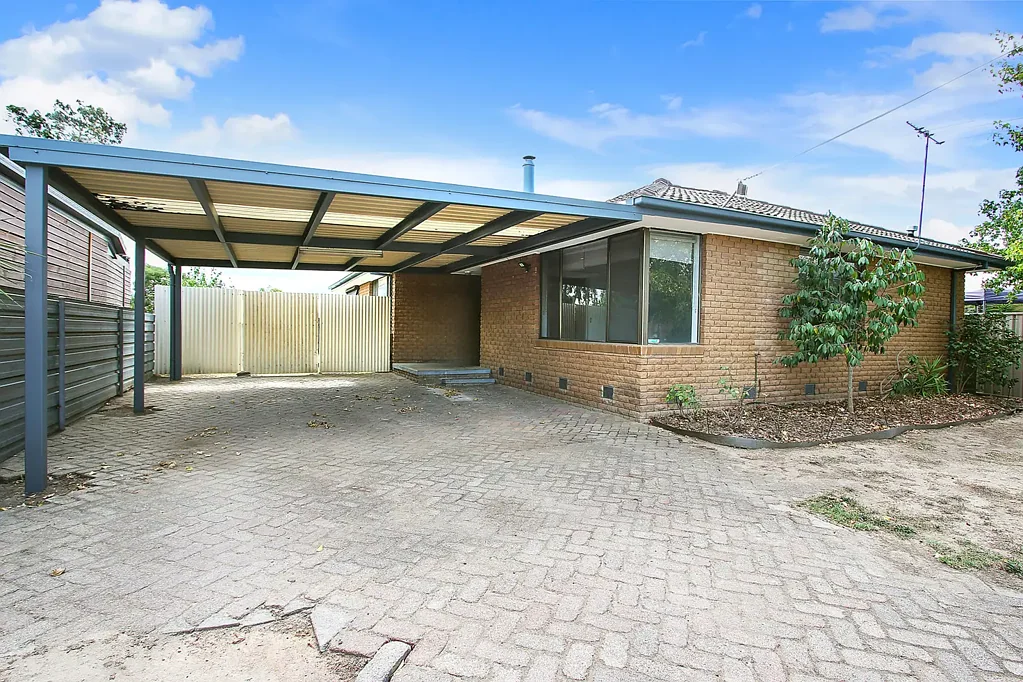 Four Bedrooms, Great Location!