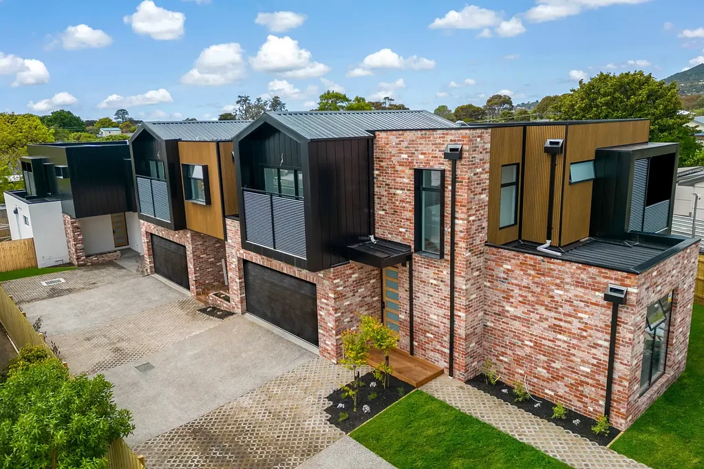 Rosebud 4 Bedroom Only 1 luxury home left… Just a stroll away from Cafes, Shops and the best beaches on the Mornington Peninsula .