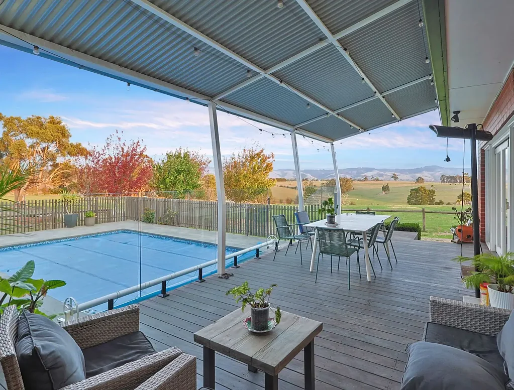 SHORT TERM LUXURY LIVING!!!