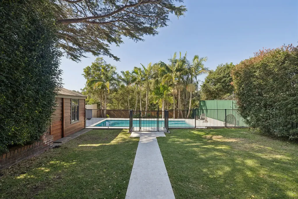 Ryde 3બેડરૂમ North east facing family home with modern updates on 695sqm of land.