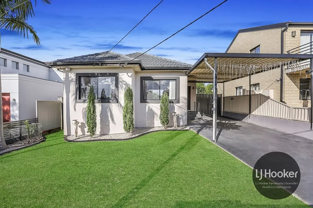 Merrylands 4Kwarto Rare Double-Lot Home with Separate Retreat in Prime Merrylands Location