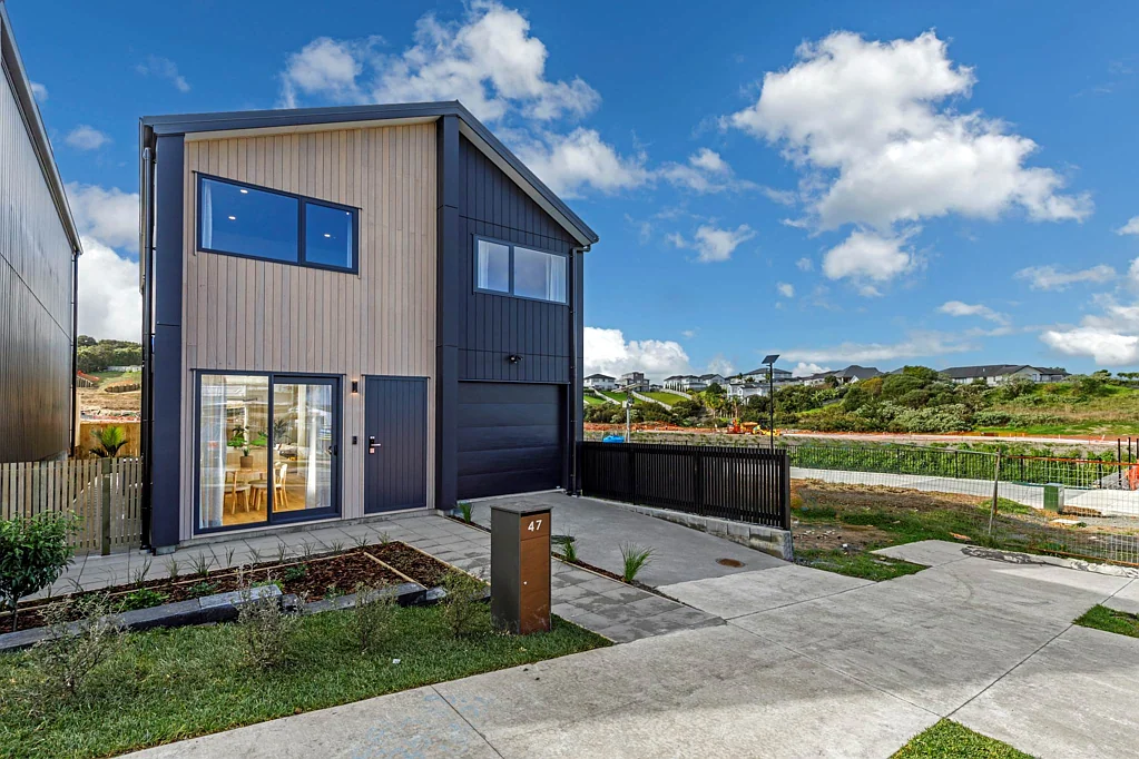 Orewa 4 Bedroom Brand New Coastal Living in Strathmill, Orewa