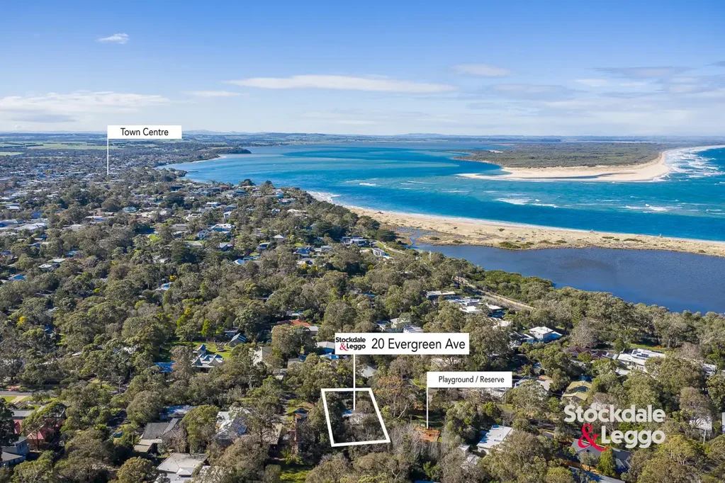 Inverloch 3 Bedroom CHARMING CLASSIC BEACHHOUSE ON A GENEROUS BLOCK