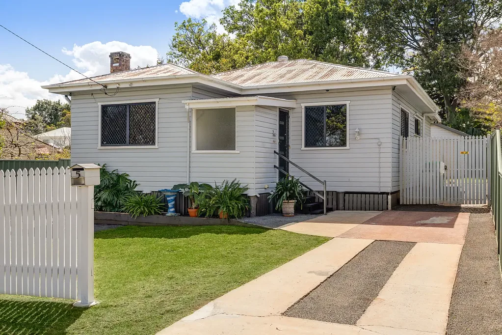 North Toowoomba 3房 迷人特色，卓越娱乐空间 Charming Character, Exceptional Entertaining