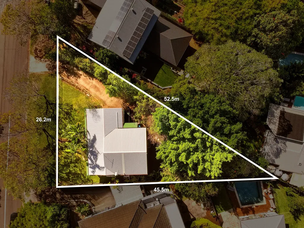 Camp Hill 3Zimmer North-Facing Opportunity in Prime Camp Hill Location