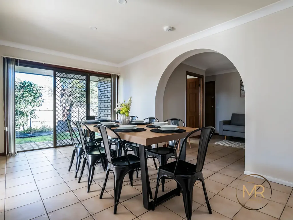 Modern, Fully Furnished Room – Prime Epping Location!