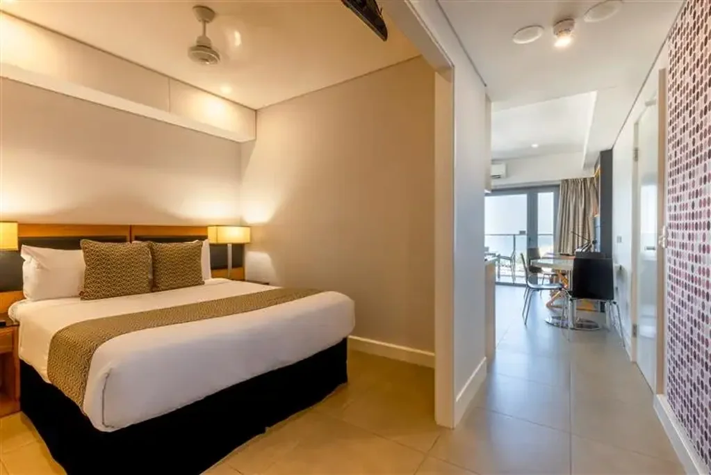 Short-Term Lease |  Open-Plan 1-Bedroom Studio in Darwin CBD