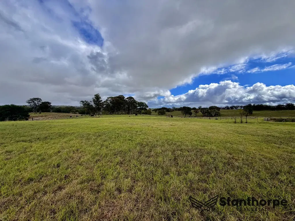 Liston LISTON - VIA STANTHORPE 1 HECTARE SET ON THE TOP OF A RIDGE FOR GREAT VIEWS
