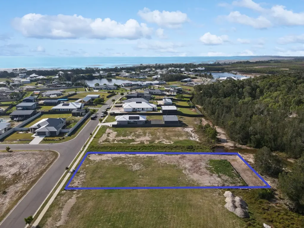 130 Beach Drive, Burrum Heads, QLD 4659