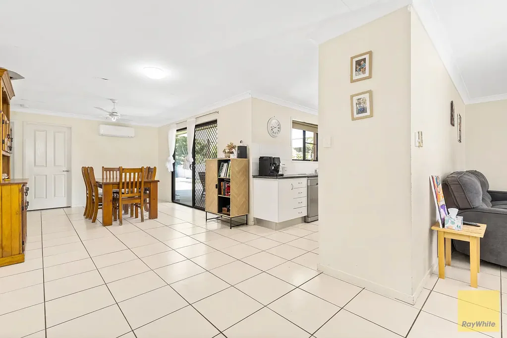 Great Home, Close to Park, Tavern & Shops