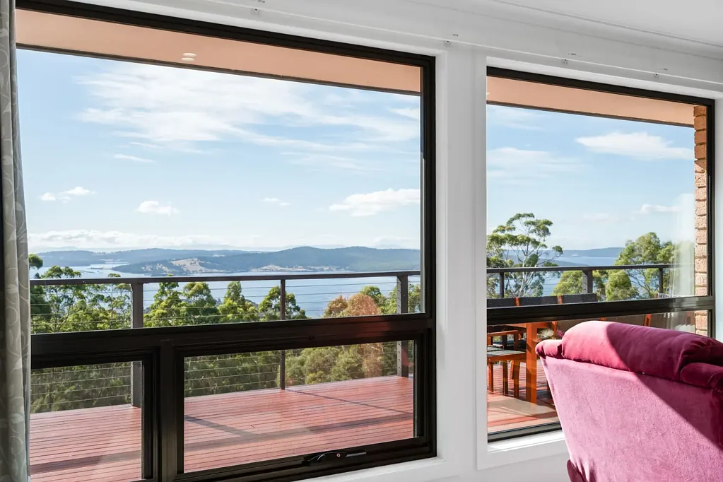 282 Llantwit Road, Woodbridge, TAS 7162