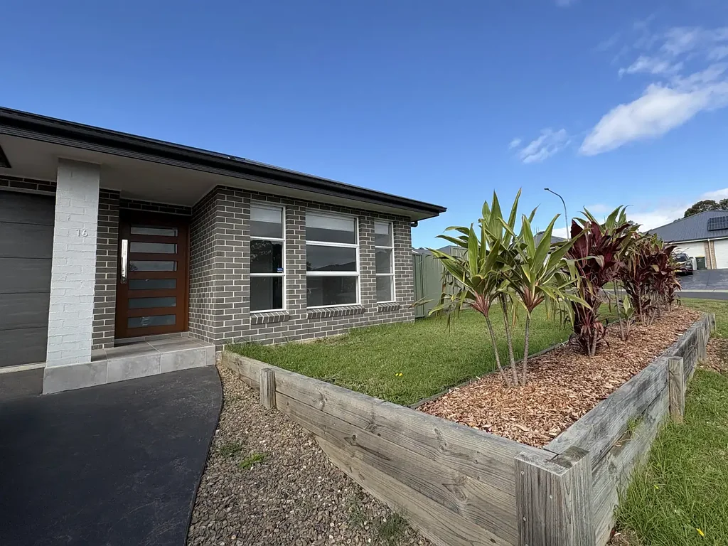 Modern Family Living in a Prime Location