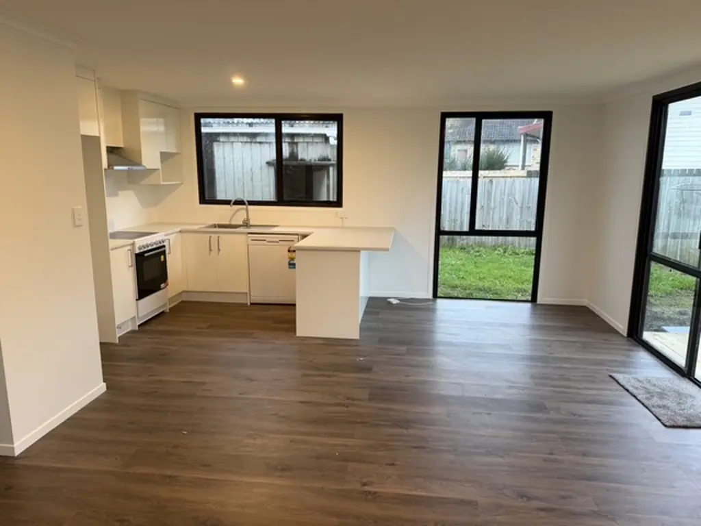 Papakura 3房  Rare fully renovated - 610sqm freehold section