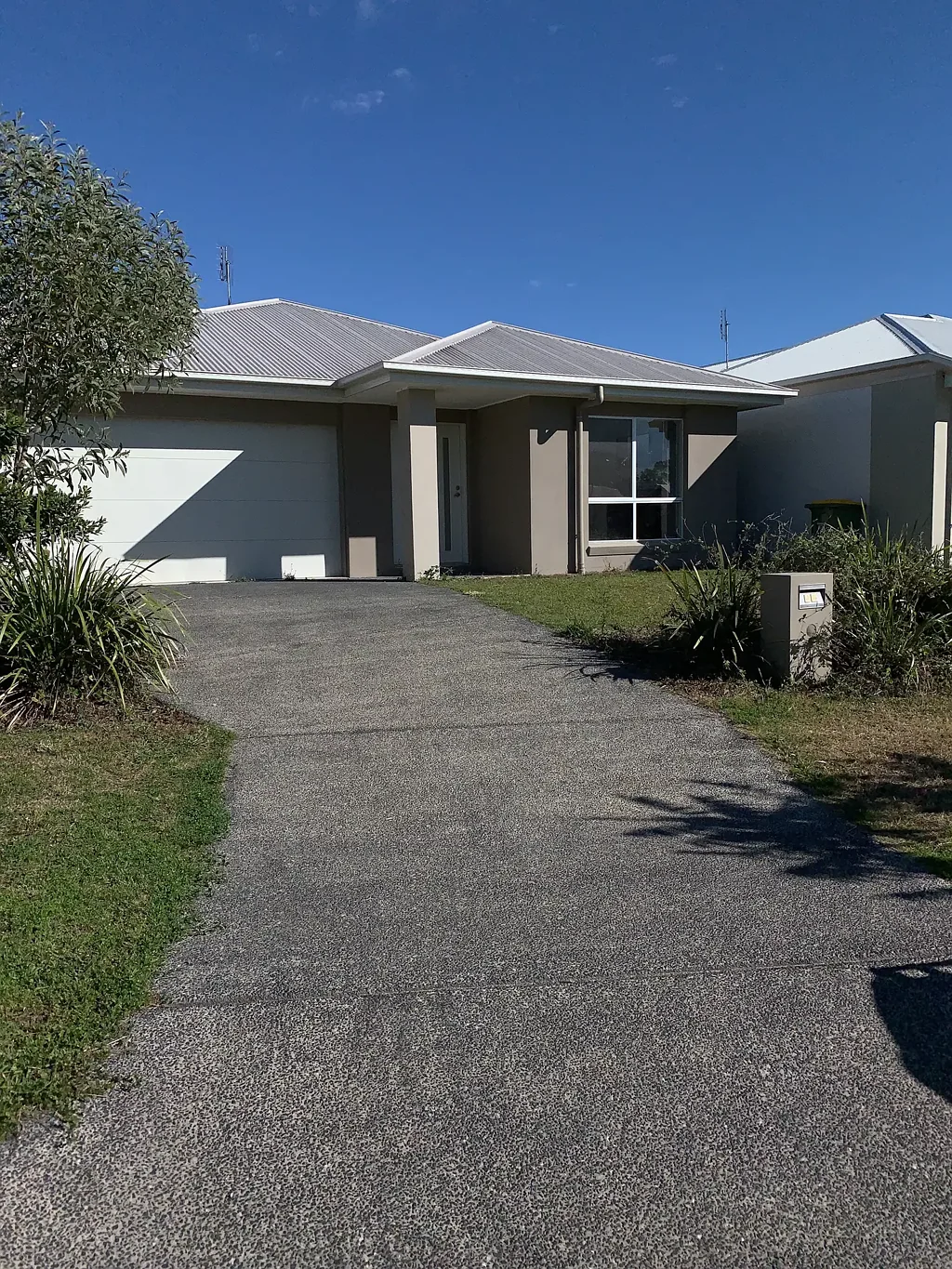 Four-Bedroom Family Haven in Coomera