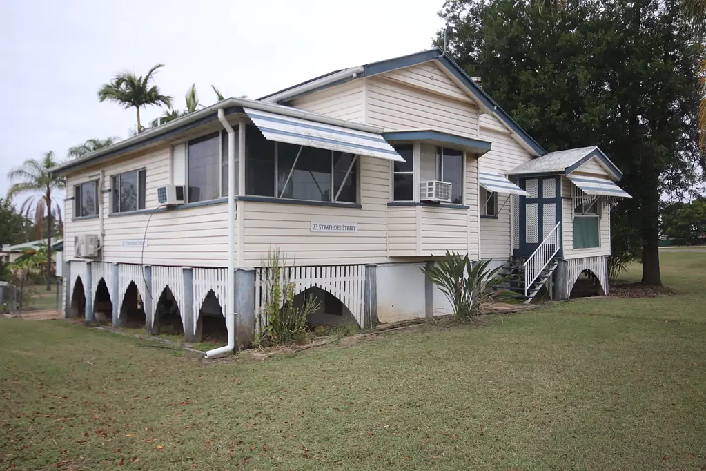 Mundubbera 5Zimmer Large Home with Room to Move