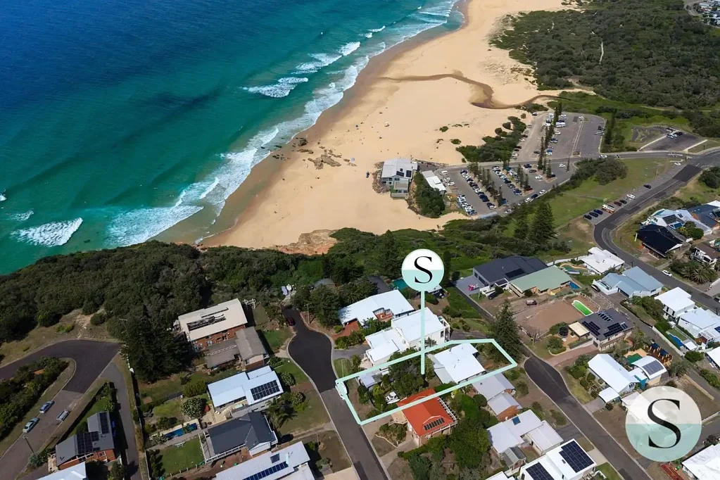 Redhead 3 Bedroom High Street, High Potential...Unbeatable Location, Jaw Dropping Views, Dual Street Access, Renovate, Extend or Sub-Divide The Block!