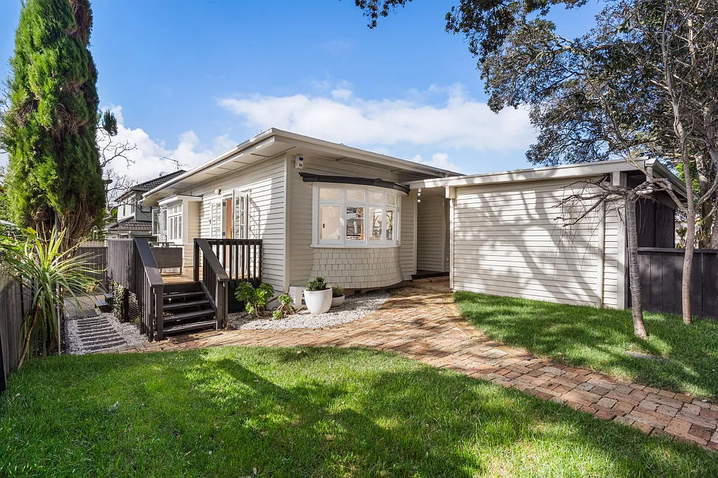 13A Irirangi Road, Greenlane, Auckland City, Auckland