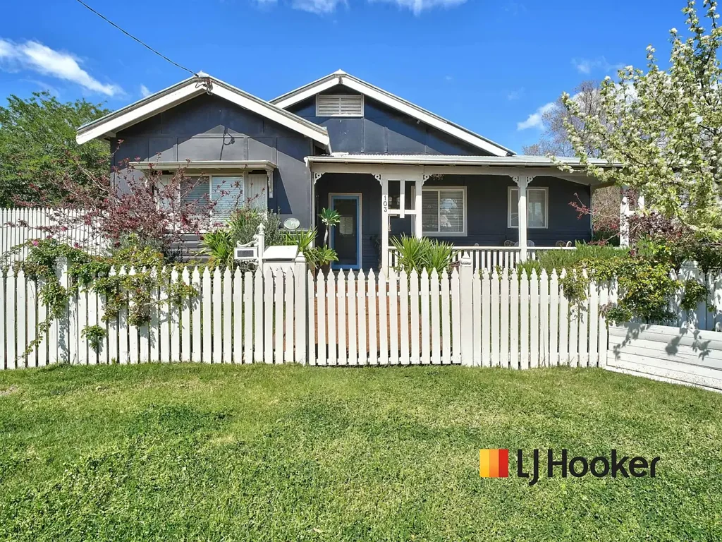 Narromine 4 Slaapkamer Charming Cottage in Prime Location