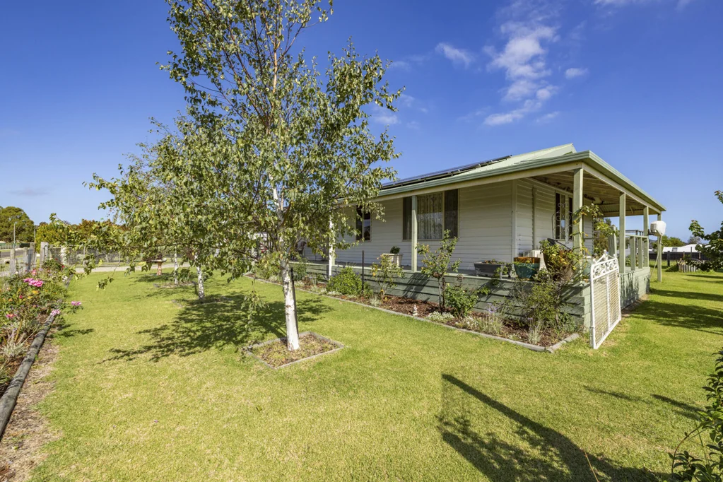 Metung 3房  Charming North-Facing Home with Country Cottage Garden