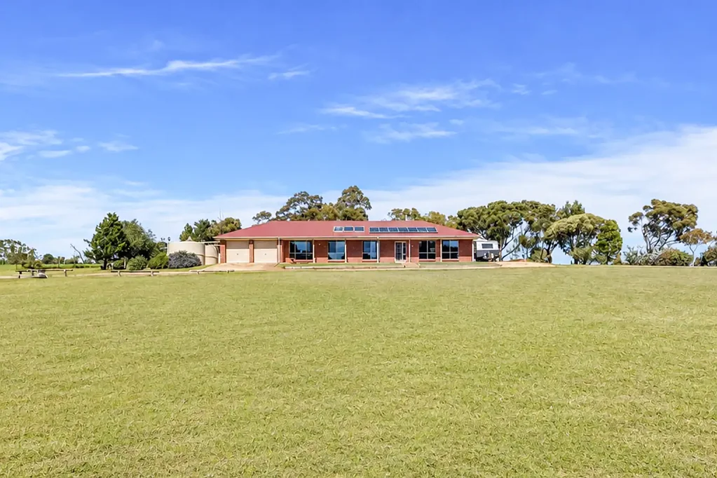 Cockatoo Valley 4 Bedroom Ultimate Country Escape Offering Acreage Luxury and Town Convenience