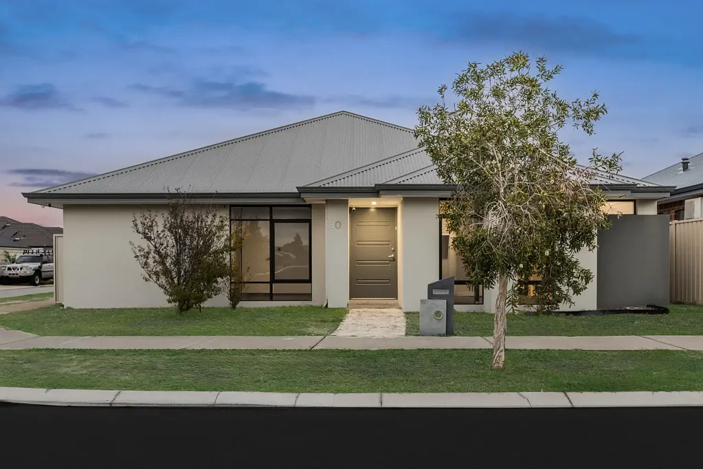 30 Silverthrone Road, Haynes, WA 6112