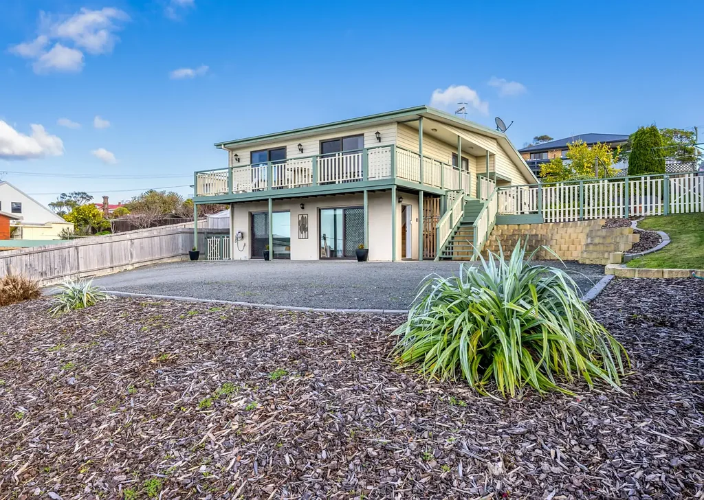 Scamander 5 Bedroom Spacious, Inviting & Perfectly Positioned – Coastal Living at Its Best