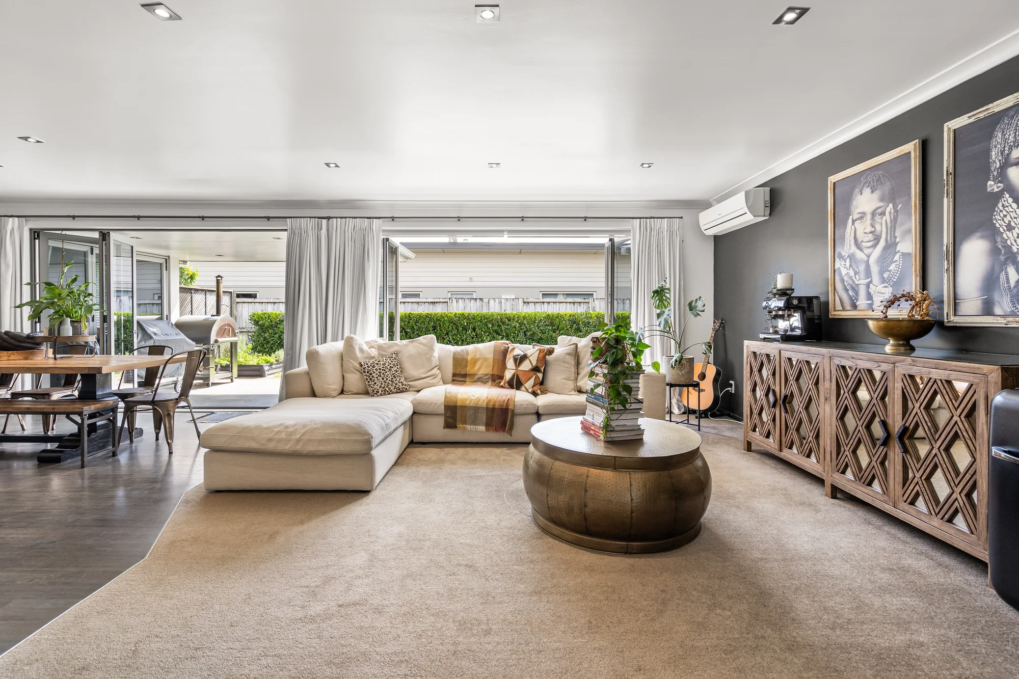 Cambridge 4Phòng ngủ 4 Bed + Office, Indoor-Outdoor Flow, Just Gorg!