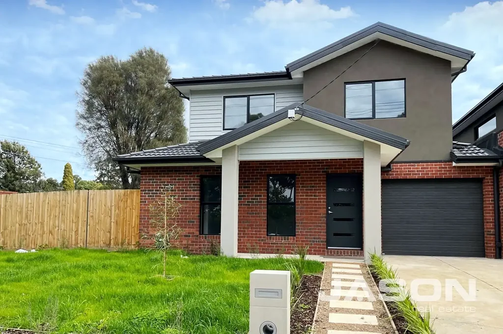 GRAND FAMILY HOME - HEART OF GLENROY