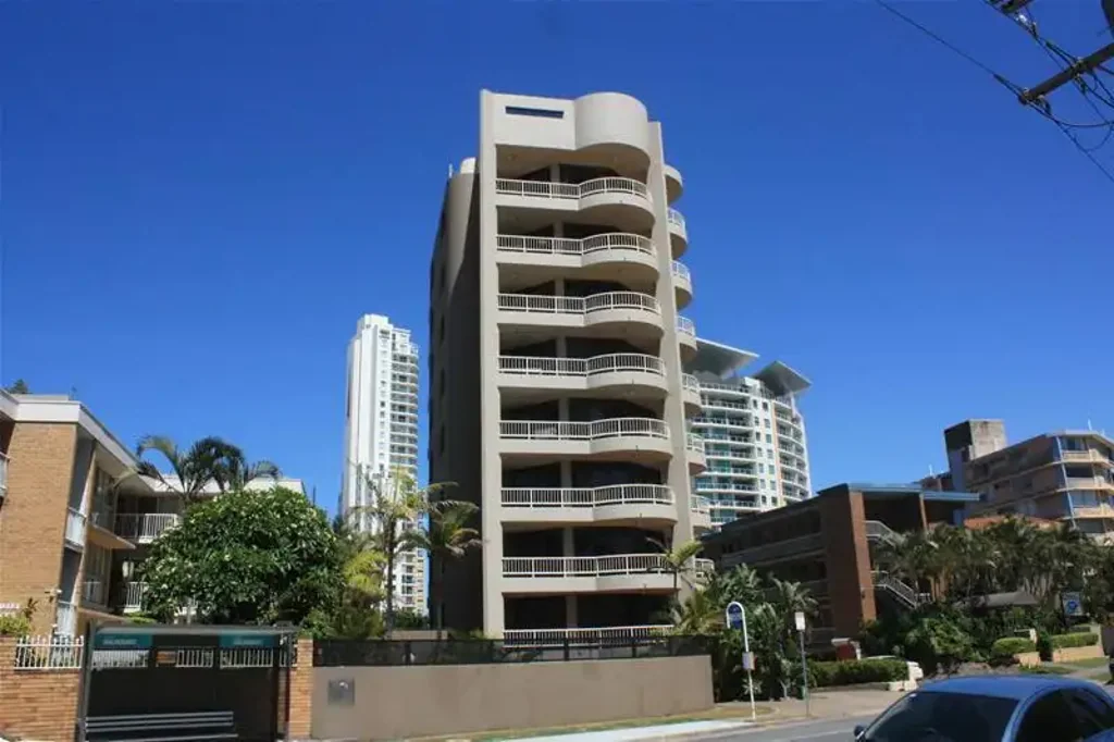 Full 4th Floor Unfurnished 2 Bedroom 2 Bathroom Unit Located Minutes From The Beach!