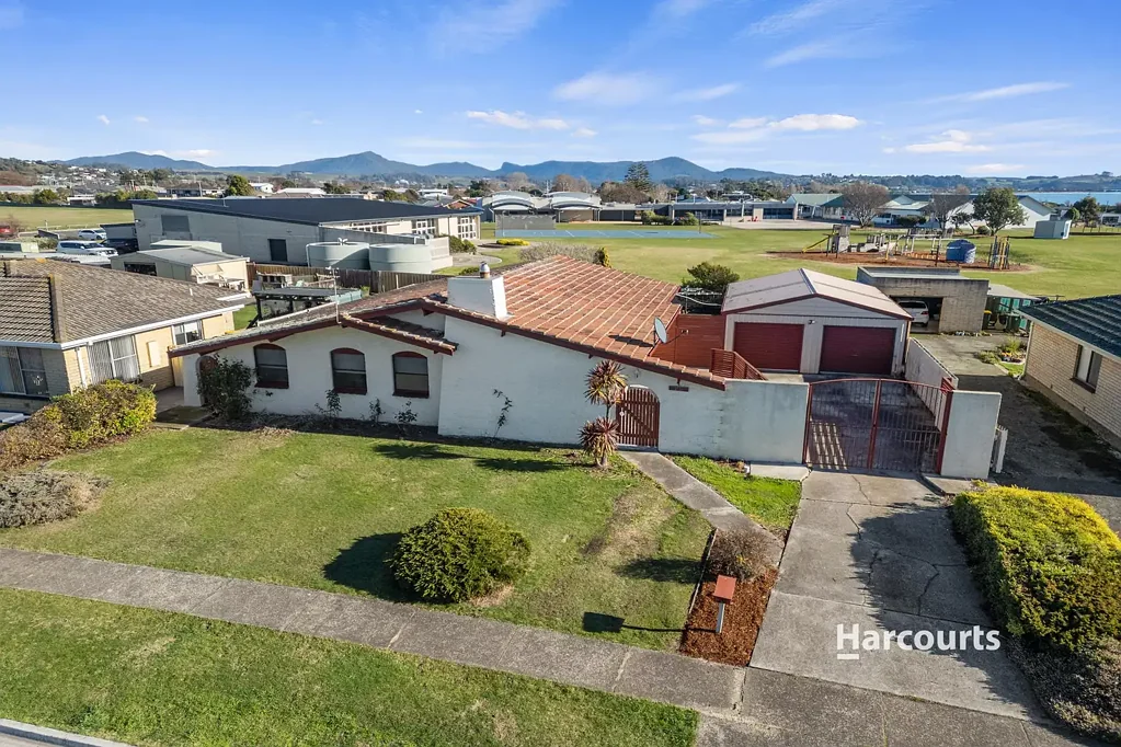Ulverstone 3 Bedroom Spanish Inspired home…