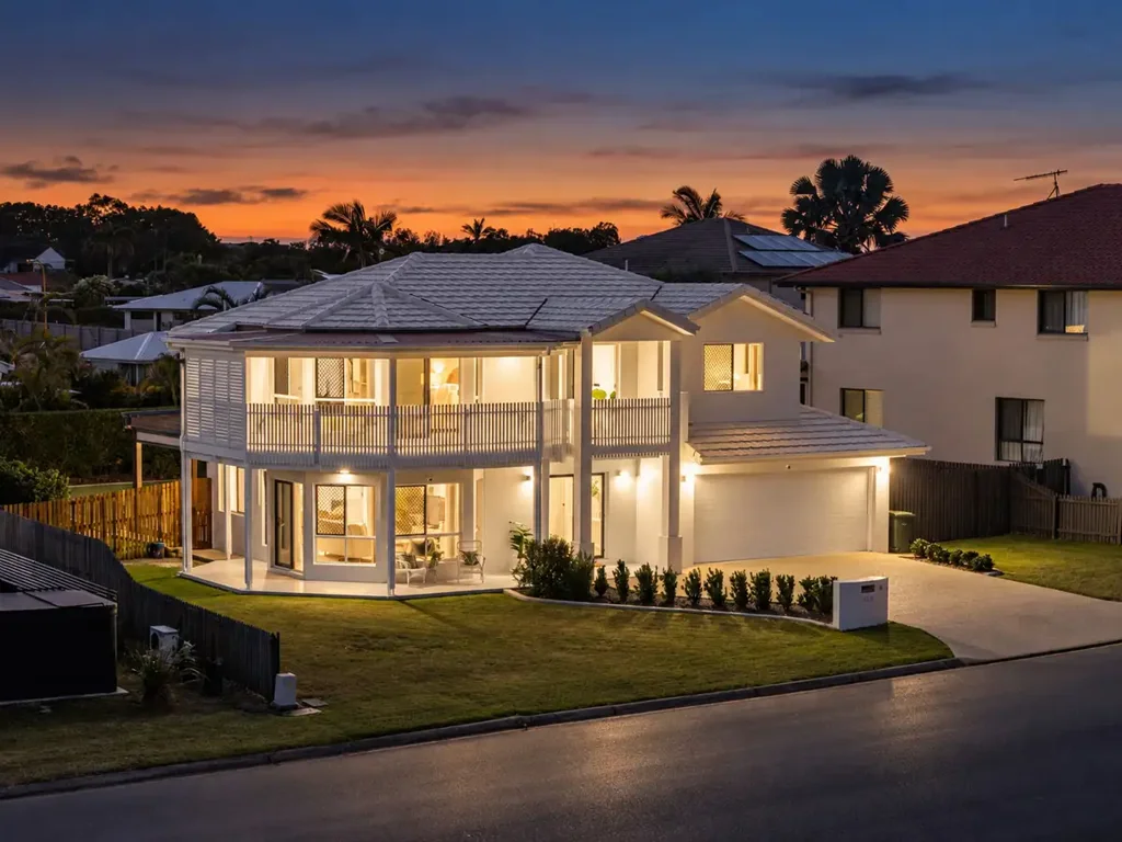 Coral Cove 4房  Oceanside Family Home in One of Bundaberg’s Premier Coastal Locations