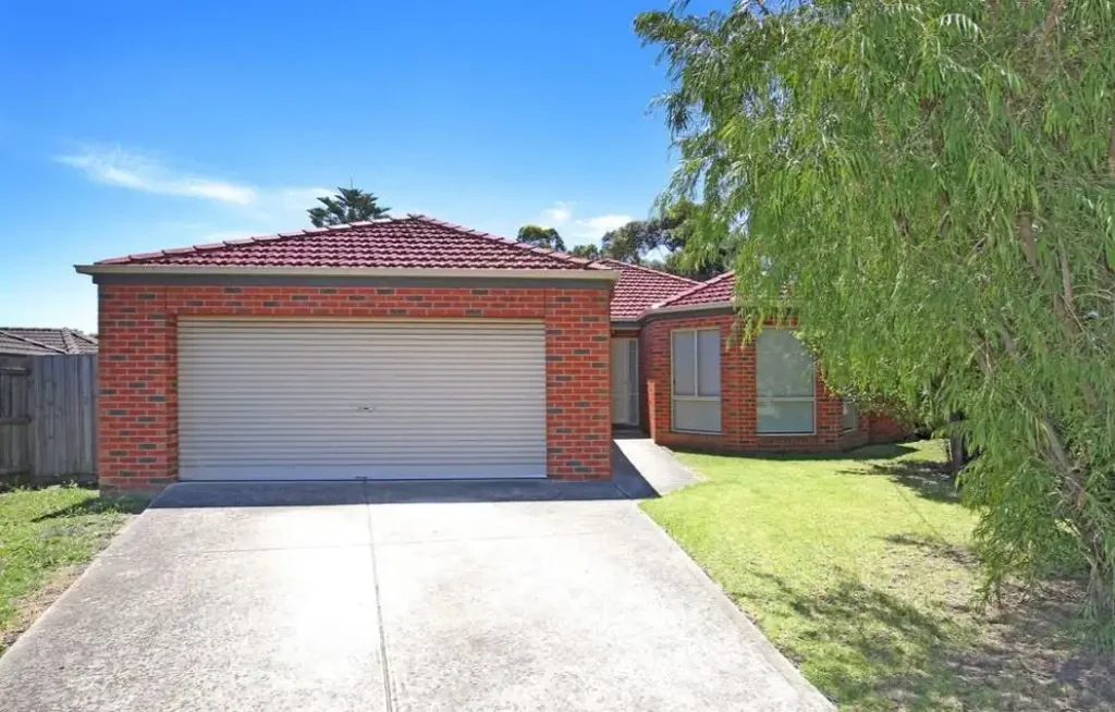 CHARMING 3 BEDROOM FAMILY HOME!