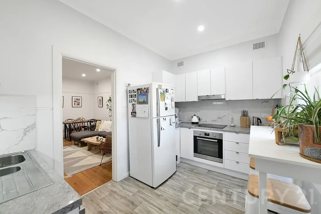 Elegant 2-Bedroom Retreat Minutes from Bronte Beach and Boutique Shops