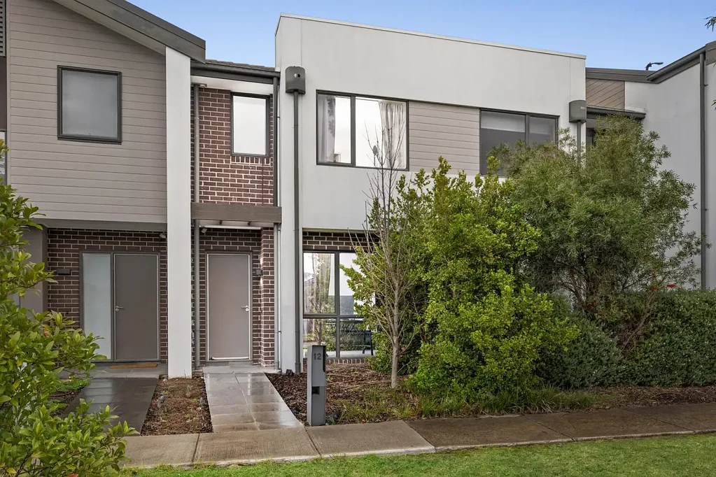 Wantirna South 2部屋 Contemporary Parkside Living in the Heart of the Harcrest Estate
