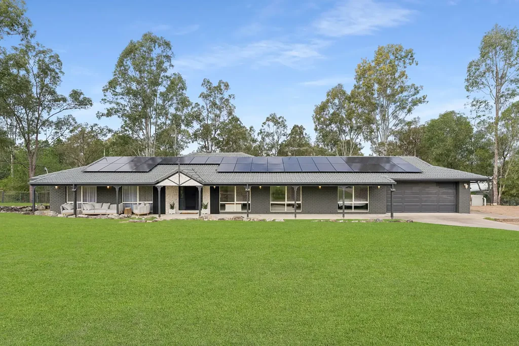 Jimboomba 4ห้องนอน Energy-Efficient Acreage Living with Approval to build Massive Shed
