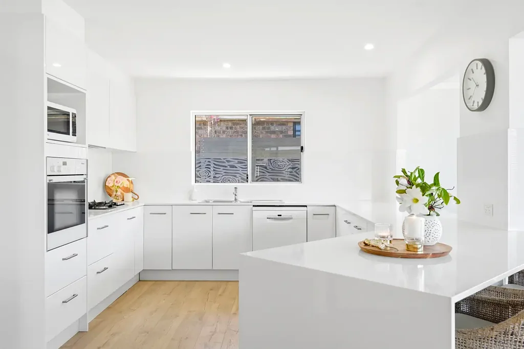 Bateau Bay 4ਬੈੱਡਰੂਮ Renovated Coastal Living Just Moments from the Beach