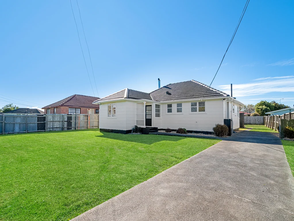 Mairehau 3Moenga Renovated 3-Bedroom Home with Massive Section!