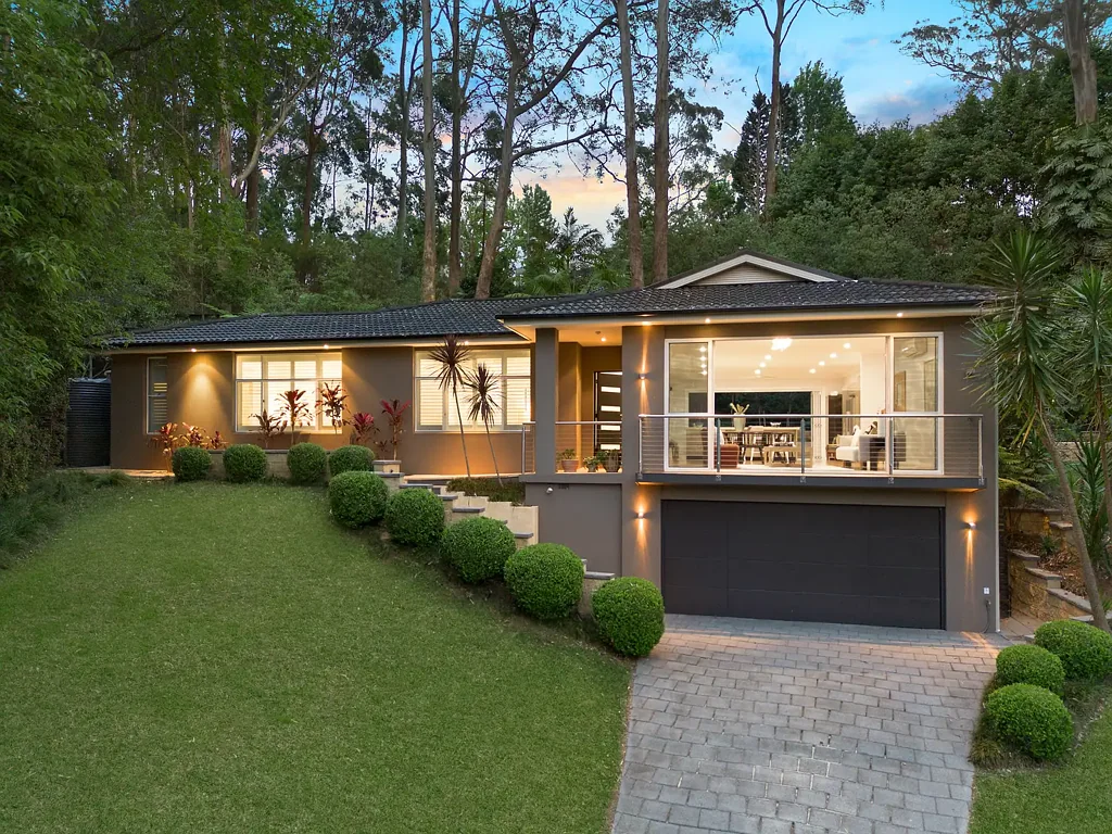 Pymble 4બેડરૂમ Stylish light filled oasis, ready to move into