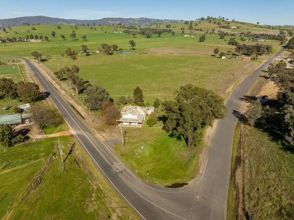 Tumblong  Emoh Vale - Previously known as the Hindmarsh Family General Store
