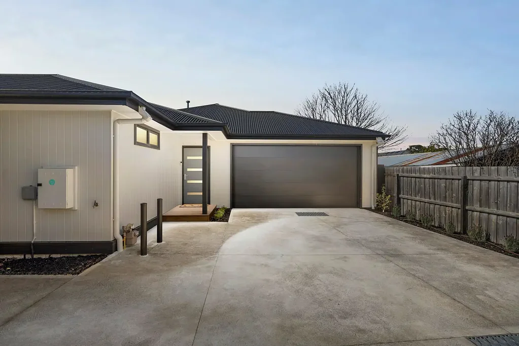 Baxter 3침실 Stylish 3 Bedroom Townhouse with Modern Living & No Body Corporate Fees