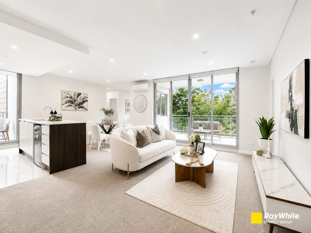 Carlingford 3 Slaapkamer Spacious Three-Bedroom Apartment with Uninterrupted Green Views & Excellent Privacy