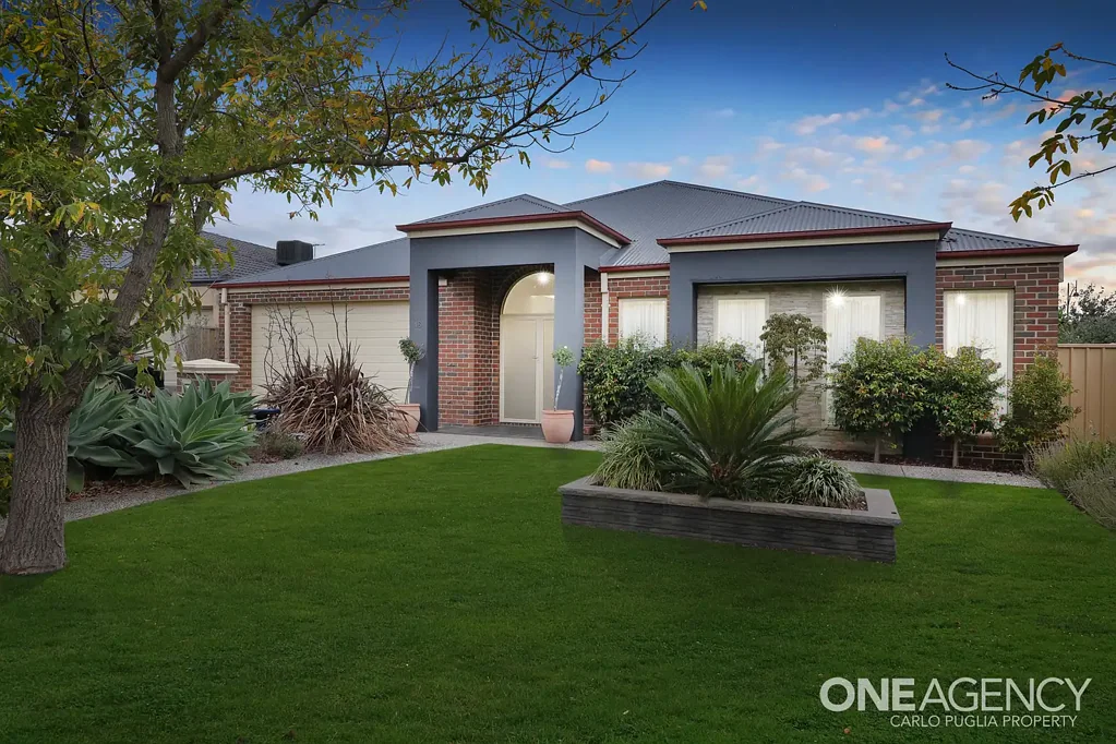 18 Elsternwick Street, Caroline Springs, VIC 3023